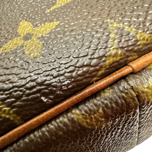 LOUIS VUITTON Marceau Messenger Crossbody - Picture 7 of 16